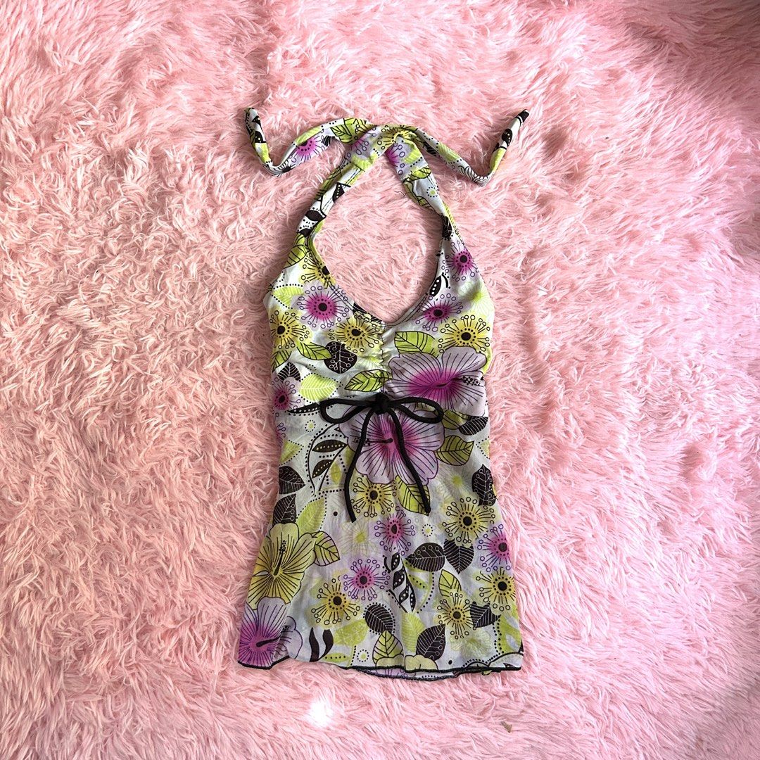 y2k summercore halter top-m (Category: Sleeveless) located in Liloan. Submitted by fairymary.ph (Listing ID 1464181663, Image 1). Description: sale! sale! READ BIO BEFORE READING 🧚🏻 ۶ৎ 150 ۶ৎ s| with padslot ۶ৎ no tag ۶ৎ over all rate: 10/10.