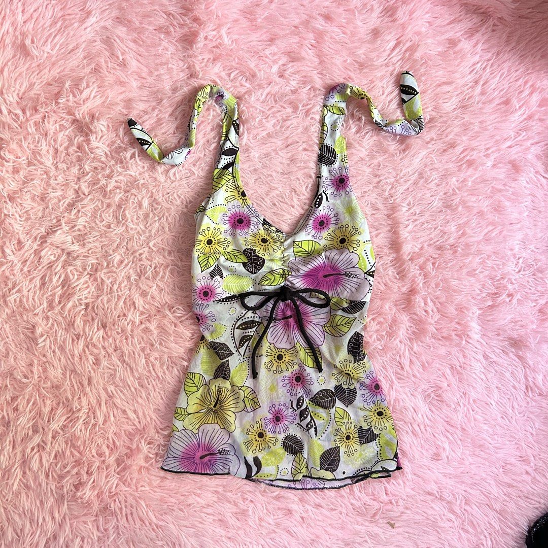 y2k summercore halter top-m (Category: Sleeveless) located in Liloan. Submitted by fairymary.ph (Listing ID 1464181663, Image 2). Description: sale! sale! READ BIO BEFORE READING 🧚🏻 ۶ৎ 150 ۶ৎ s| with padslot ۶ৎ no tag ۶ৎ over all rate: 10/10.
