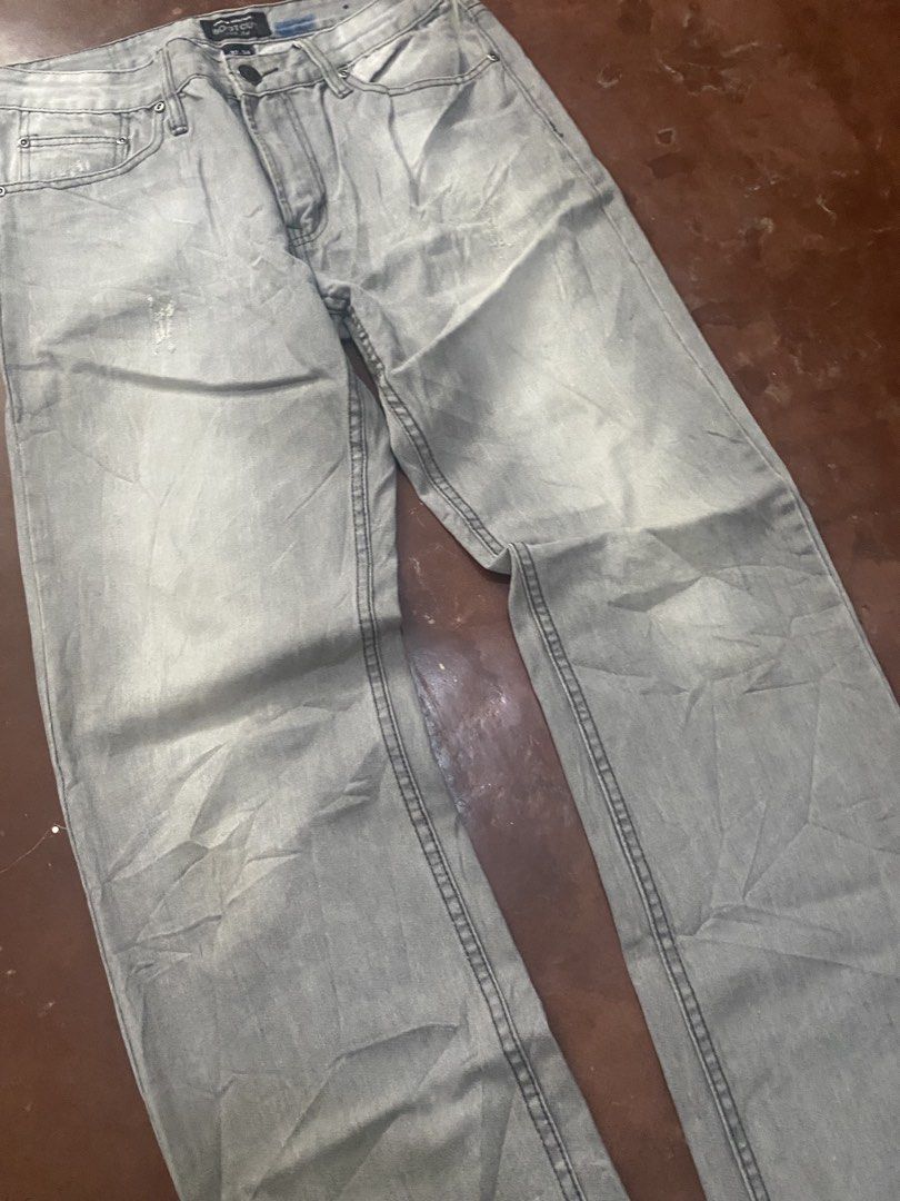 Y2k Urban Heritage Bootcut (Category: Jeans) located in Malita. Submitted by ronnyboi (Listing ID 1464138678, Image 3). Description: W:32~34 L:43 T:12 H:9 Mine:600.