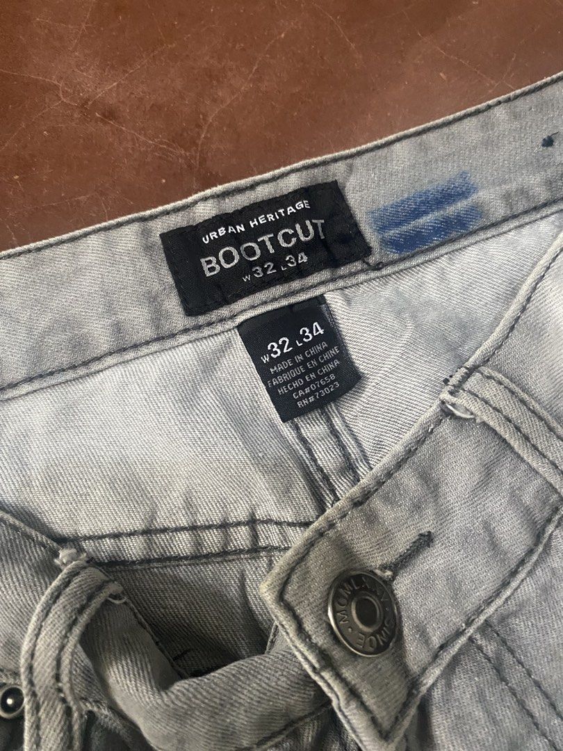 Y2k Urban Heritage Bootcut (Category: Jeans) located in Malita. Submitted by ronnyboi (Listing ID 1464138678, Image 2). Description: W:32~34 L:43 T:12 H:9 Mine:600.