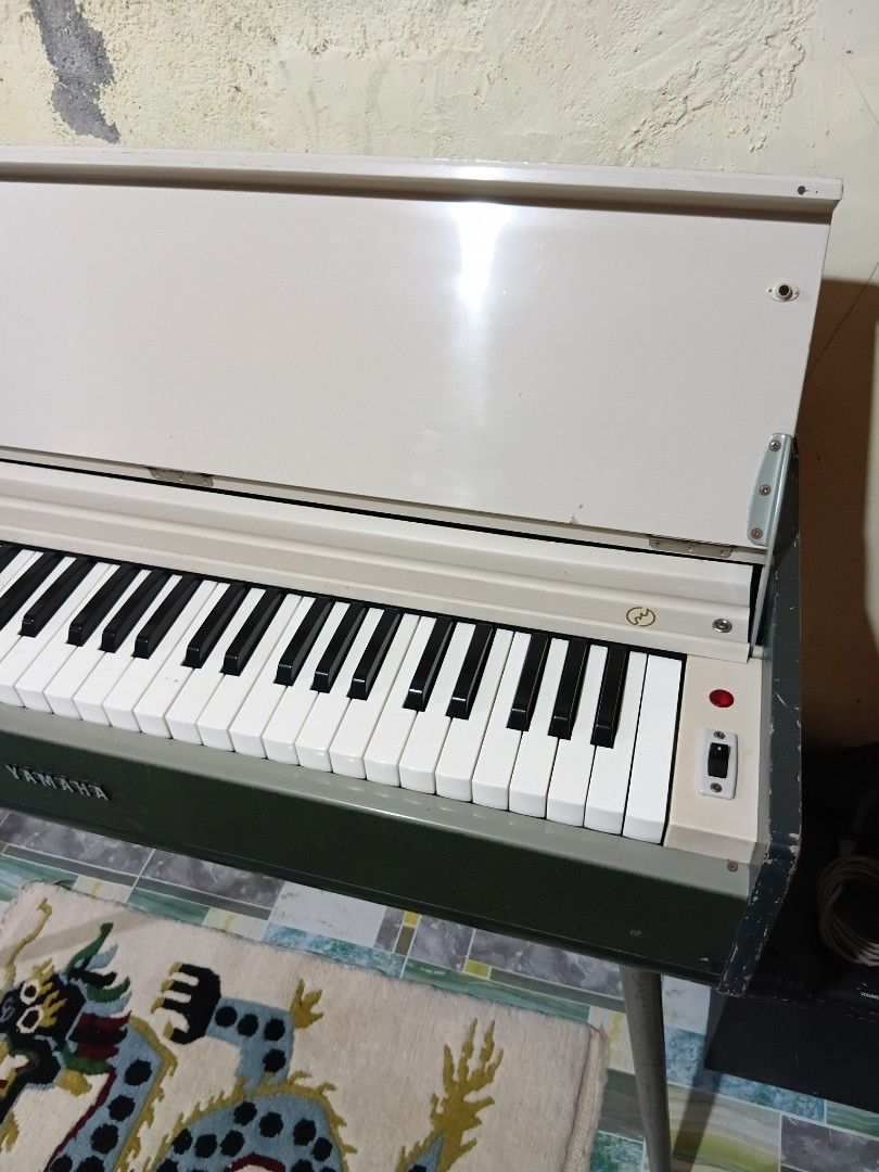 Yamaha L-15B Reed Organ (Category: Musical Instruments) located in Marikina City. Submitted by brandodracu (Listing ID 1464234617, Image 3). Description: good condition made in japan 100 volts all keys working fully functional.