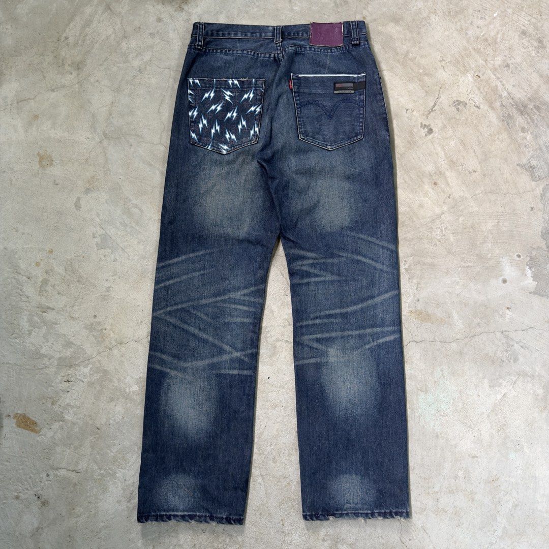 Year 2000s Levi’s Fenom Fragment Pants (Category: Jeans) located in Silang. Submitted by offrackboys (Listing ID 1464282752, Image 1). Description: Year 2000s Levi’s Fenom Fragment Pants Size: 33 Measurements upon request Condition: Good Issue(s): Sign of usage, heel drag ₱3450 or Offer.