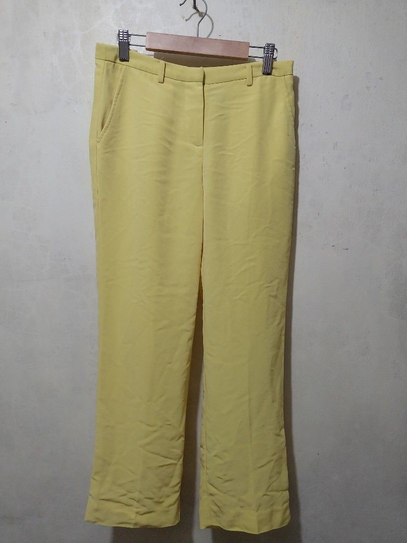 Yellow women trouser (Category: Jeans) located in Manila. Submitted by PrinceDani.Clothing (Listing ID 1464177679, Image 2). Description: yellow women trouser Size 27-28in waist 33in length excellent condition .