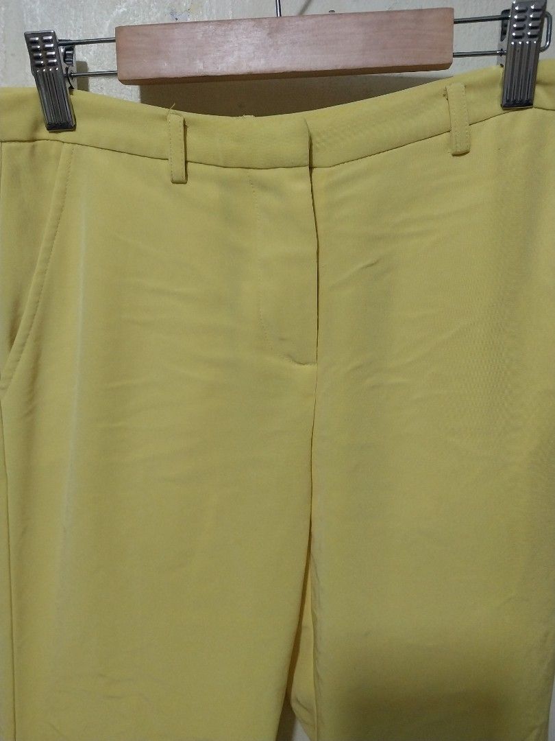 Yellow women trouser (Category: Jeans) located in Manila. Submitted by PrinceDani.Clothing (Listing ID 1464177679, Image 3). Description: yellow women trouser Size 27-28in waist 33in length excellent condition .