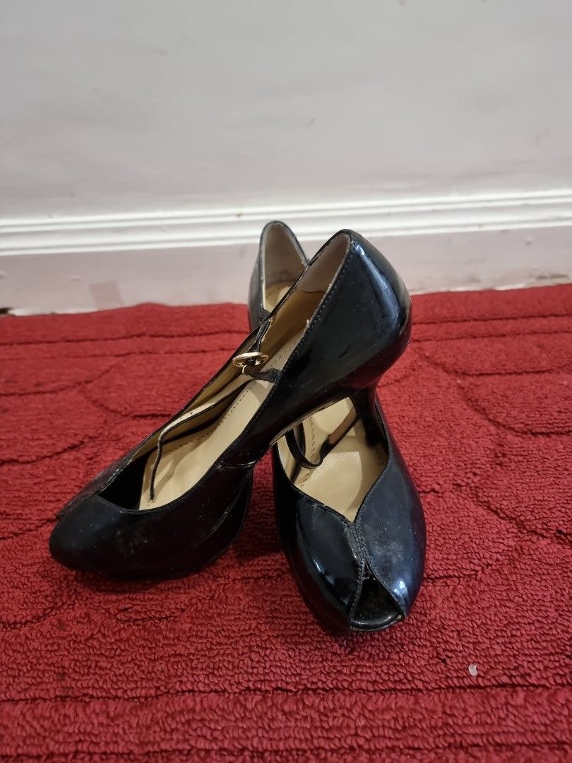 YSL PEEP TOE (Category: Heels) located in Manila. Submitted by pickmemanila (Listing ID 1464144105, Image 1). Description: .