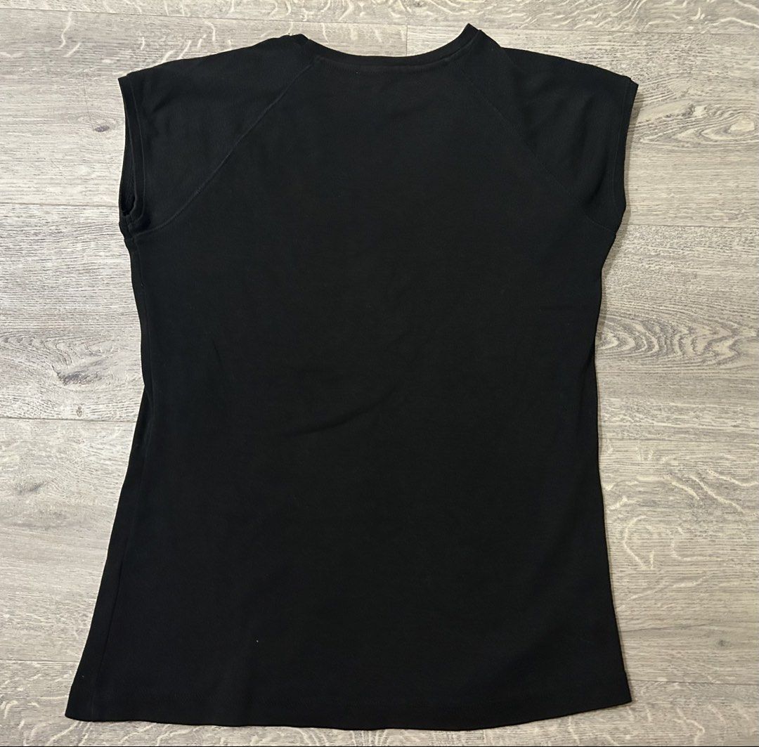 Zara Basic Black sando/shirt top (Category: Sleeveless) located in Rizal. Submitted by rlcstr (Listing ID 1464249086, Image 2). Description: - lalamove/j&t - gcash/maya.