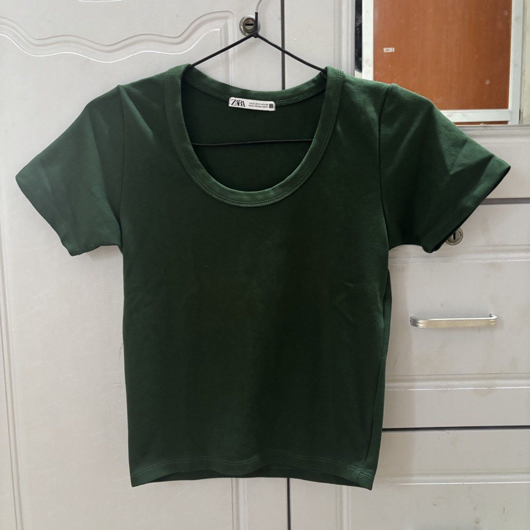 Zara Basic Green Semi Crop Shirt (Category: Shirts) located in Binan City. Submitted by mypreloved_haul (Listing ID 1464200658, Image 1). Description: .