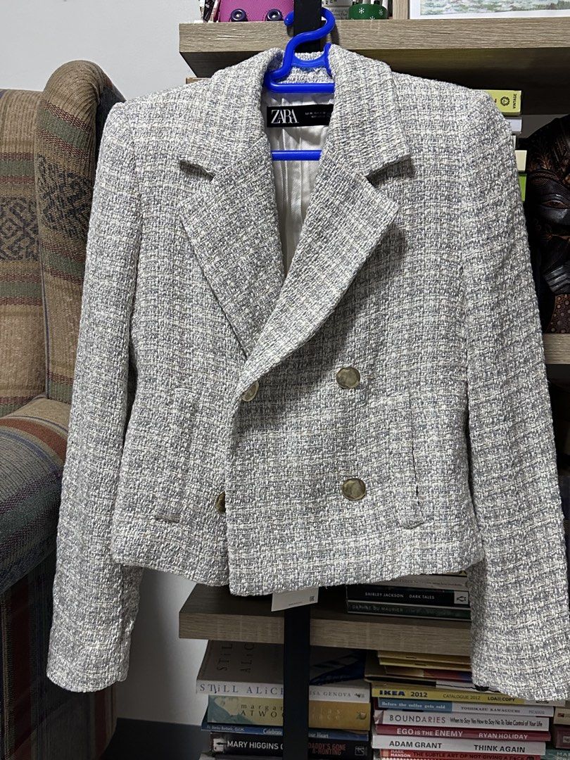 Zara Double Breasted Tweed Blazer XS (Category: Coats, Jackets and Outerwear) located in Batangas. Submitted by kulilayfinds (Listing ID 1464281652, Image 2). Description: - Zara tweed blazer - Double-breasted style - Chic gold buttons - Cropped length - Fully lined - Versatile: dress up or down, pairs well with jeans or trousers Best fits S to (semi)M.