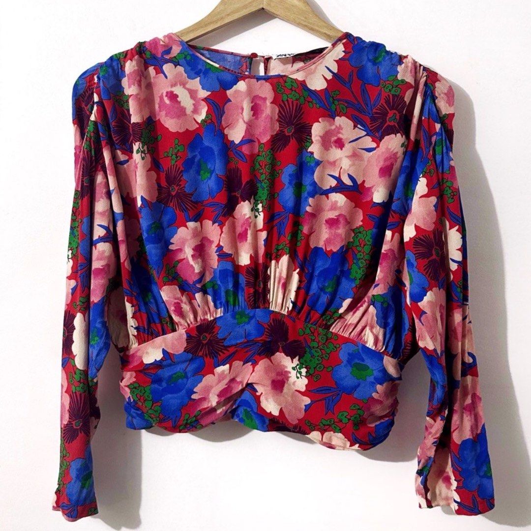 Zara Floral Top (Category: Blouses) located in Taguig. Submitted by intransitforyou (Listing ID 1464212976, Image 1). Description: .