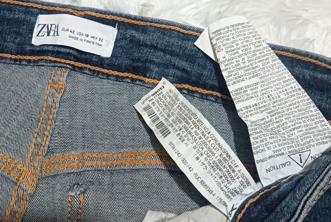 Zara Jeans (Category: Jeans) located in Ozamiz City. Submitted by lovethriftshop18 (Listing ID 1464268902, Image 3). Description: size 31-32 stretchable length 37.5.