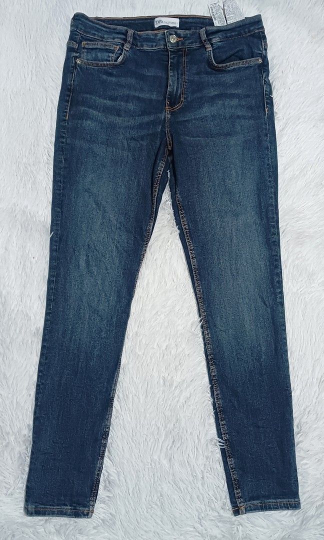 Zara Jeans (Category: Jeans) located in Ozamiz City. Submitted by lovethriftshop18 (Listing ID 1464268902, Image 2). Description: size 31-32 stretchable length 37.5.