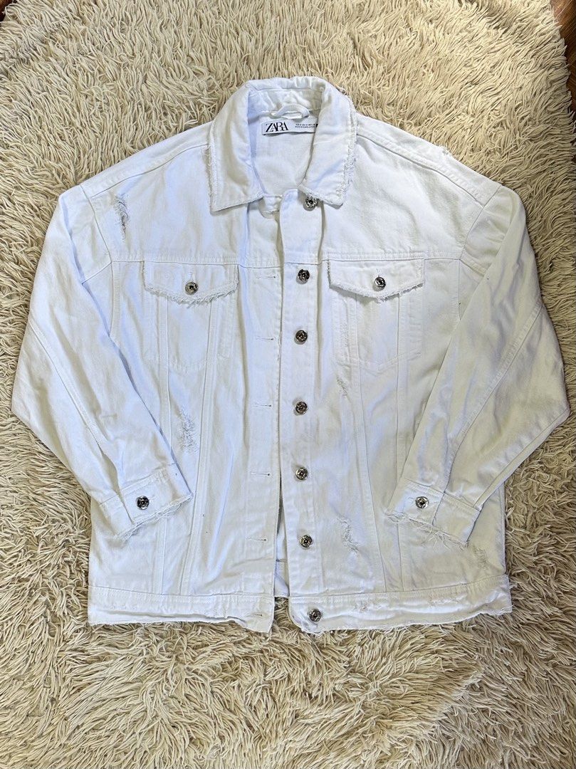 Zara men's white denim jacket (Category: Coats, Jackets and Outerwear) located in Baguio. Submitted by whimsyymom (Listing ID 1464210147, Image 1). Description: Medium-Large No flaws Needs wash lang (refer to pics) 💸500 PHP negotiable for sure buyers Location: Baguio - La Trinidad Shipping: amount + SF (J&T) MOP GCASH .