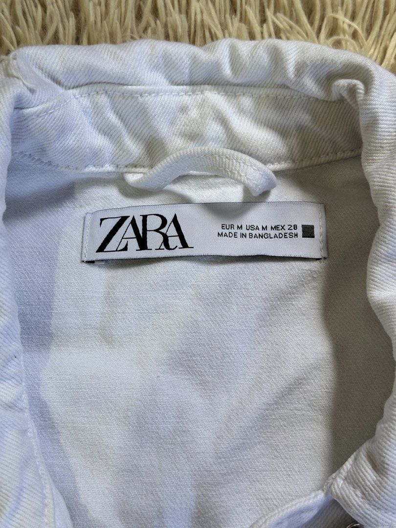 Zara men's white denim jacket (Category: Coats, Jackets and Outerwear) located in Baguio. Submitted by whimsyymom (Listing ID 1464210147, Image 2). Description: Medium-Large No flaws Needs wash lang (refer to pics) 💸500 PHP negotiable for sure buyers Location: Baguio - La Trinidad Shipping: amount + SF (J&T) MOP GCASH .