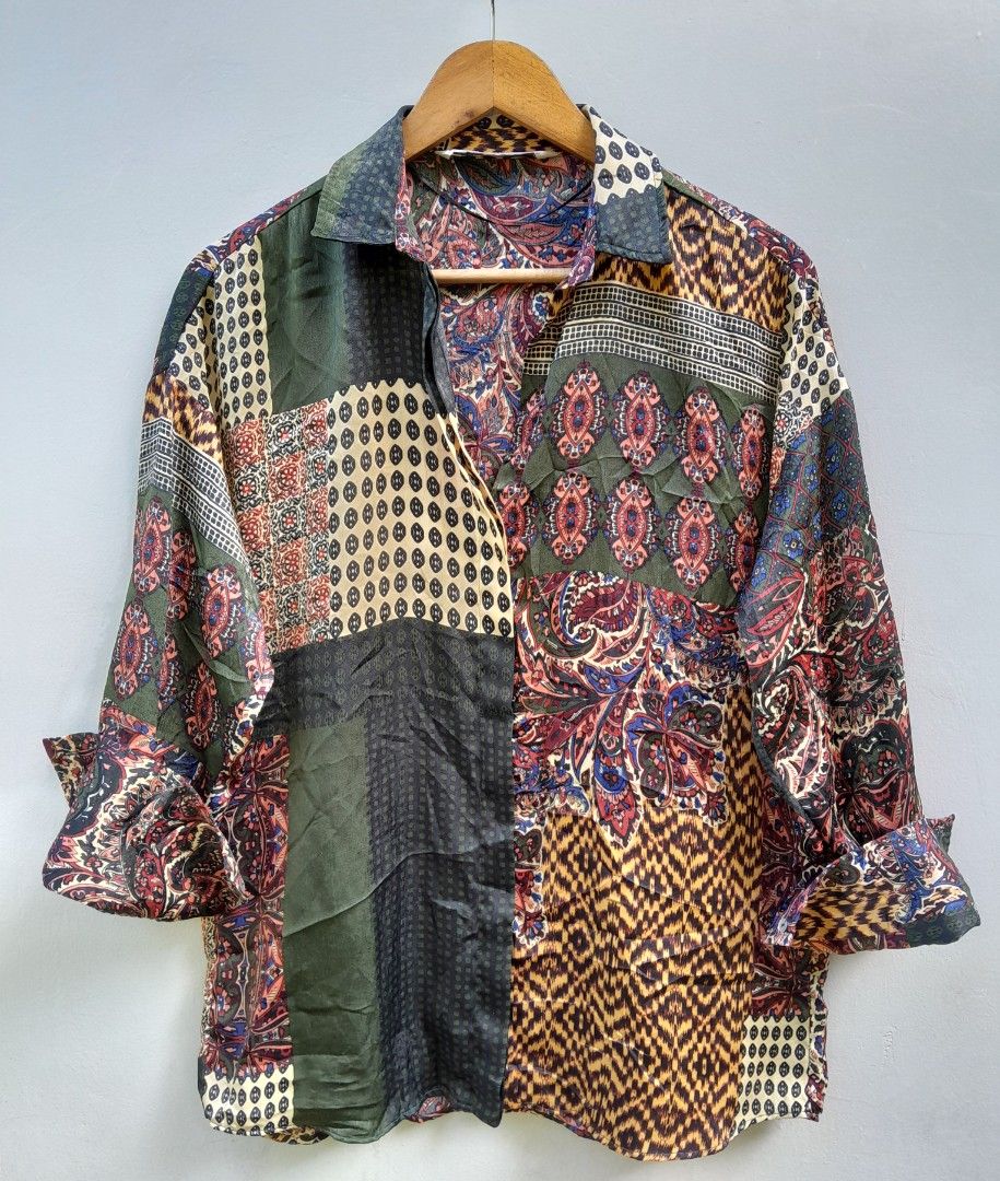 Zara Patchwork Print Long Sleeve Button-Up Shirt (Category: Longsleeves) located in Davao. Submitted by parenasnic86577 (Listing ID 1464184920, Image 1). Description: - Cool patchwork print long sleeve shirt - Rolled cuffs - Unique pattern mixing different designs - Button-up front - Great statement piece.