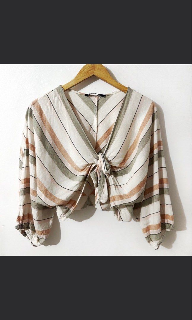 Zara Linen Blend Pinstripes Blouse (Category: Blouses) located in Taguig. Submitted by intransitforyou (Listing ID 1464219566, Image 1). Description: .