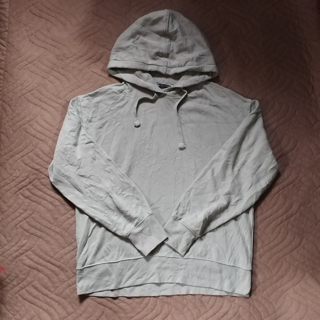Zara Pullover Hoodie (Category: Hoodies) located in Davao. Submitted by giyuu06 (Listing ID 1464153617, Image 1). Description: Zara Pullover Hoodie | Medium | Excellent Condition L 25.5 W 22.5 SL 23.