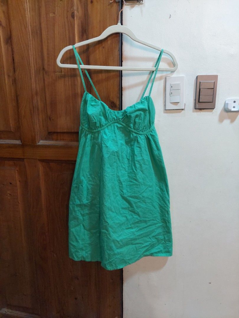 ZARA RUCHED MINI DRESS (Category: Dresses) located in San Pedro. Submitted by cyanide.slug.cat (Listing ID 1464292746, Image 2). Description: small 28-34" bust 33" length.