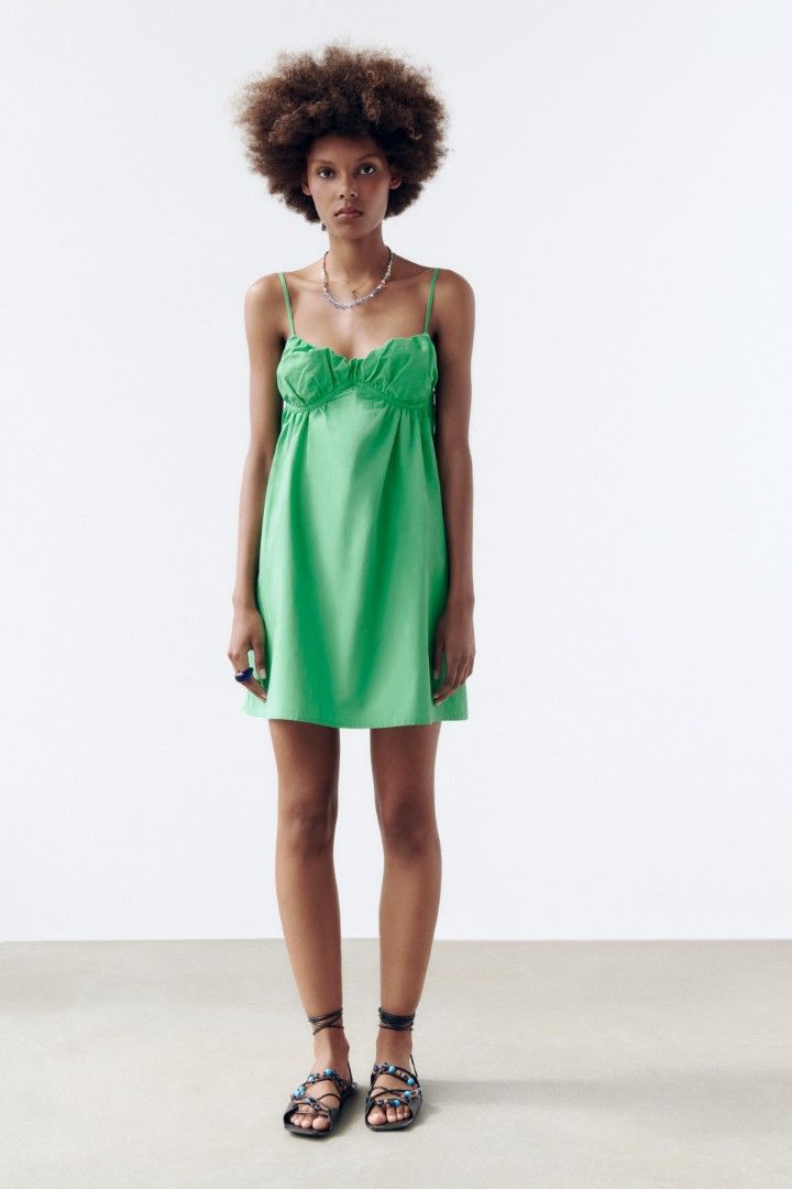 ZARA RUCHED MINI DRESS (Category: Dresses) located in San Pedro. Submitted by cyanide.slug.cat (Listing ID 1464292746, Image 1). Description: small 28-34" bust 33" length.