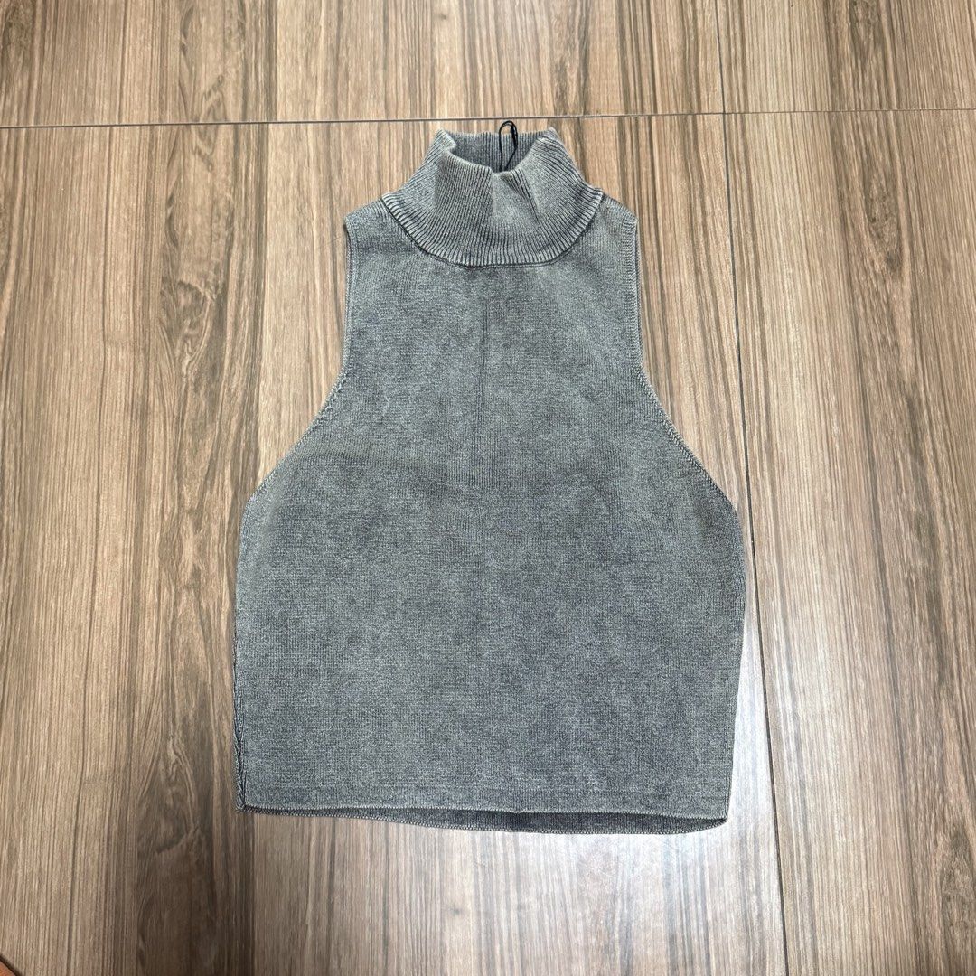 Zara Sleeveless Turtleneck Knit Top (Category: Sleeveless) located in Binangonan. Submitted by curatedbyjuys (Listing ID 1464259693, Image 2). Description: -used once only - Zara grey sleeveless turtleneck top - Ribbed knit material - Versatile for layering or wearing alone .