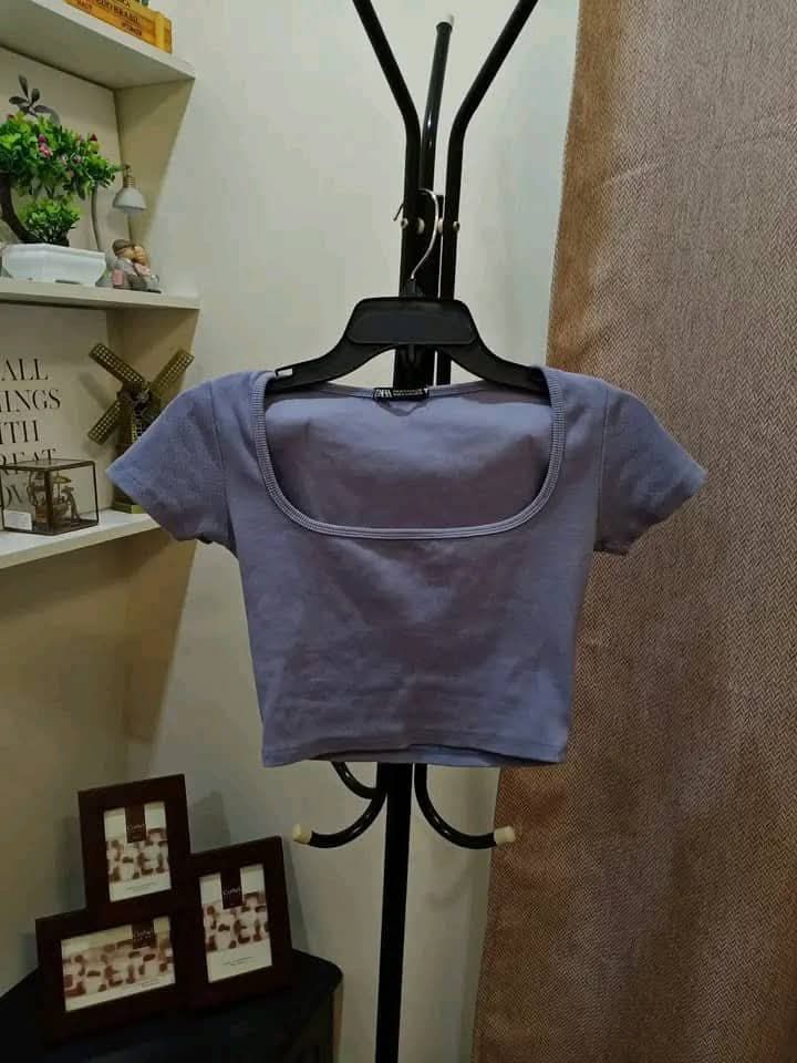 ZARA Square Neck Crop Top (Category: Sleeveless) located in Mabalacat. Submitted by zyphil (Listing ID 1464237752, Image 1). Description: .