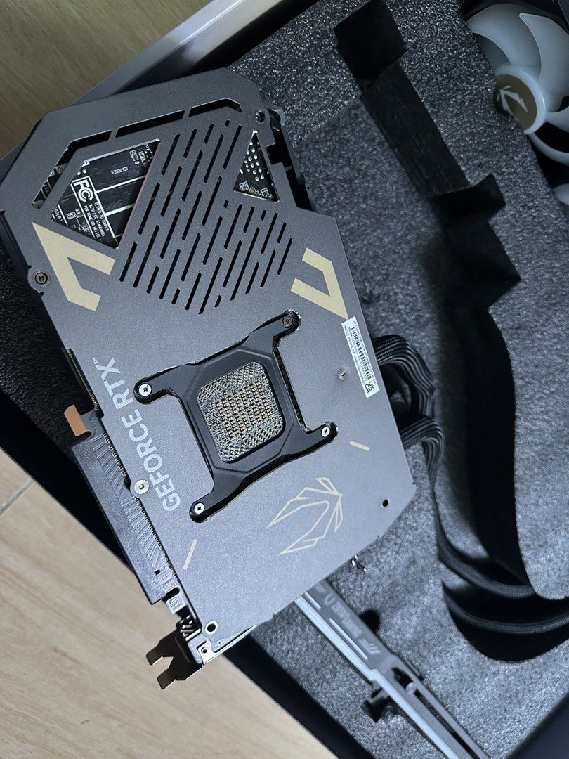 Zotac RTX 5090 ARCTICSTORM 散熱器 （分類：電腦周邊產品）位於 Hong Kong。 由 pixelpet.hk 提交（商品編號 1464285438，圖片 3）。簡介： Zotac RTX 5090 ARCTICSTORM 散熱器 已拆core 同 vram 水冷及RGB功能正常。