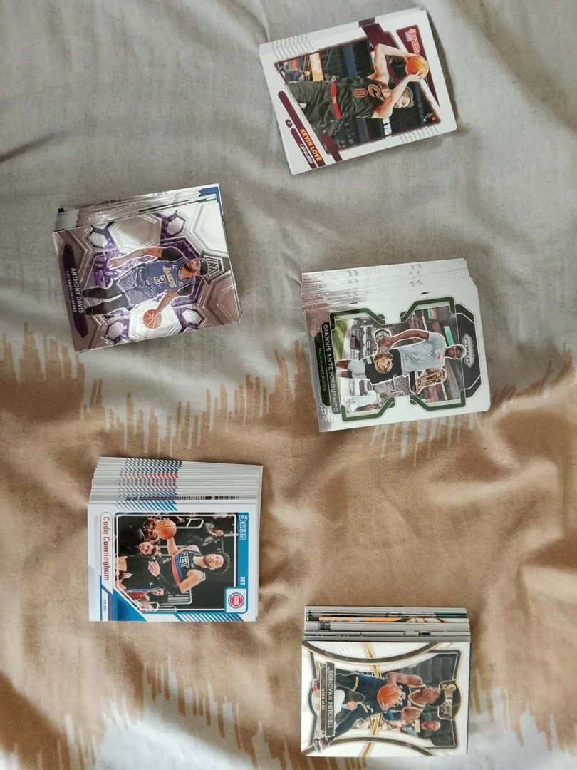 100pcs NBA Cards (Category: Raw Singles) located in Manila. Submitted by ally059 (Listing ID 1464395185, Image 1). Description: 100 pcs base cards for sale 500PESOS ONLY @5PESOS EACH CARD 28 pcs - Panini Prizm 21 pcs - Donruss 24-25 17 pcs - Donruss 21-22 16 pcs - Panini Mosaic 18 pcs - Various Cards Cards are located in Pasig Shipping should be shouldered by the buyer Lalamove/Grab/J&T Can do meetups in Megamall, Robinsons Galleria or EDSA Shang