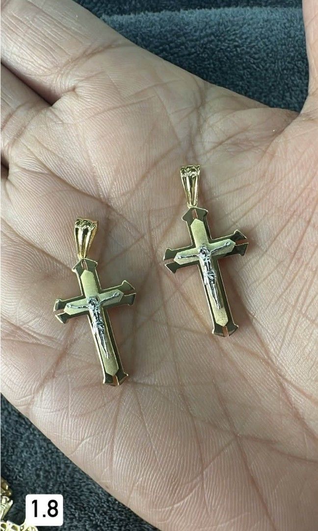 18k Saudi gold cross pendant (Category: Necklaces) located in Manila. Submitted by bhelgoldseller2ndaccount (Listing ID 1464368136, Image 3). Description: New!!✨New!!✨New!! Authentic 18k Saudi Golds 💯pawnable/naisasanla 💯with high appraisal rate 💯good investment 💯Direct supplier price 👉OPEN for resellers 🌺please take time to evaluate their actual sizes and grams 👉Best panggift for all occasions ✅ Sold per grams not per piece Kya lowest pri