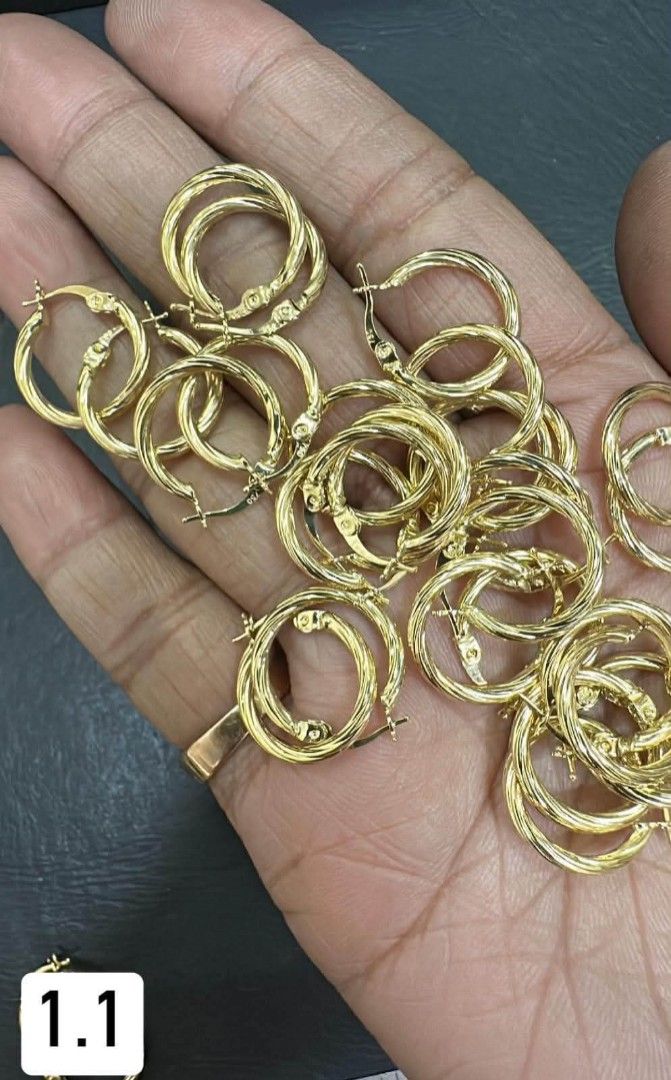 18k Saudi gold loop Earrings (Category: Earrings) located in Manila. Submitted by bhelgoldseller2ndaccount (Listing ID 1464355166, Image 3). Description: New!!✨New!!✨New!! Authentic 18k Saudi Golds 💯pawnable/naisasanla 💯with high appraisal rate 💯good investment 💯Direct supplier price 👉OPEN for resellers 🌺please take time to evaluate their actual sizes and grams 👉Best panggift for all occasions ✅ Sold per grams not per piece Kya lowest pric