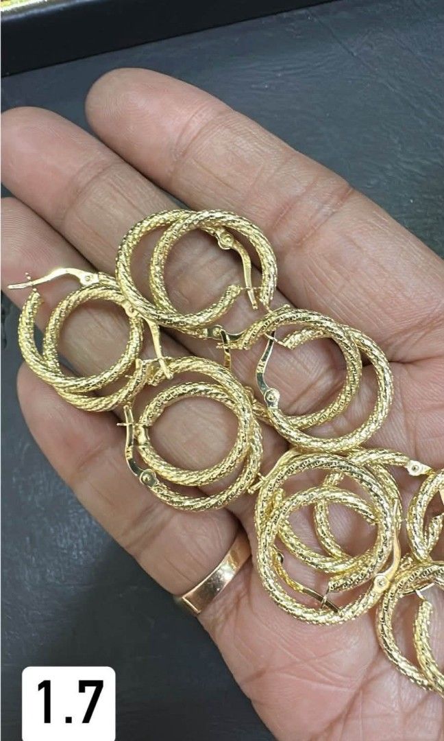 18k Saudi gold loop Earrings (Category: Earrings) located in Manila. Submitted by bhelgoldseller2ndaccount (Listing ID 1464355373, Image 3). Description: New!!✨New!!✨New!! Authentic 18k Saudi Golds 💯pawnable/naisasanla 💯with high appraisal rate 💯good investment 💯Direct supplier price 👉OPEN for resellers 🌺please take time to evaluate their actual sizes and grams 👉Best panggift for all occasions ✅ Sold per grams not per piece Kya lowest pric