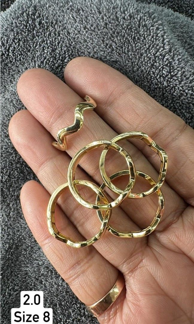 18k Saudi gold wave ring (Category: Rings) located in Manila. Submitted by bhelgoldseller2ndaccount (Listing ID 1464368294, Image 1). Description: New!!✨New!!✨New!! Authentic 18k Saudi Golds 💯pawnable/naisasanla 💯with high appraisal rate 💯good investment 💯Direct supplier price 👉OPEN for resellers 🌺please take time to evaluate their actual sizes and grams 👉Best panggift for all occasions ✅ Sold per grams not per piece Kya lowest price ✅With