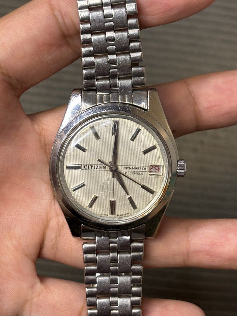 1960’s Citizen New Master (Hand-Winding) (Category: Men's Watches) located in Manila. Submitted by soughtafterseconds (Listing ID 1464477526, Image 1). Description: 1960’s Citizen New Master (Hand-Winding) This Citizen New Master 21 Jewels Vintage Hand-Winding Watch (Ref. 63-1019) is a pristine piece of late-1960s to 1970s Japanese mechanical dress horology. Featuring a sunburst vertical pinstripe dial and classic beads-of-rice style bracelet. Th