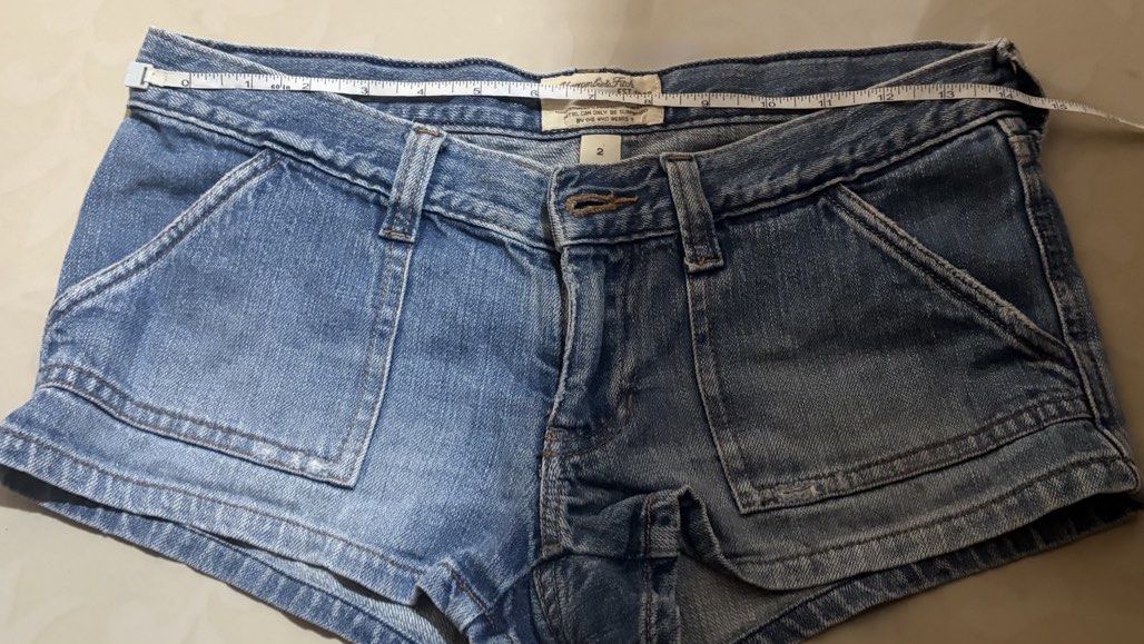 2000s abercrombie low rise denim shorts (Category: Shorts) located in Baguio. Submitted by iyychen (Listing ID 1464427672, Image 3). Description: vintage abercrombie & fitch denim low waist shorts -no flaws - size 2.