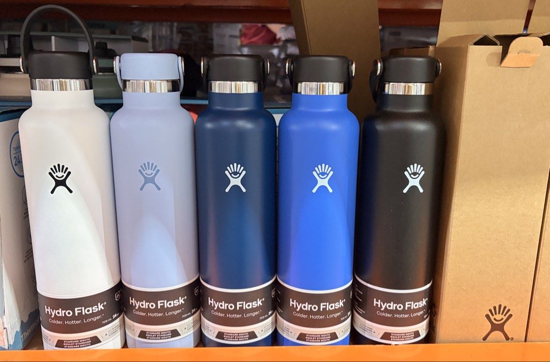 24OZ HYDRO FLASK (Category: Water Bottles & Tumblers) located in Makati City. Submitted by sophiajoyb (Listing ID 1464464020, Image 2). Description: HYRDRO FLASK LIGHT WEIGHT WIDE FLEX CAP 24OZ ✅ BRANDNEW FROM S&R ✅ COMES WITH A BOX ✅ LOCATION: MAKATI CITY NEAR MRT MAGALLANES pick-up / delivery available.