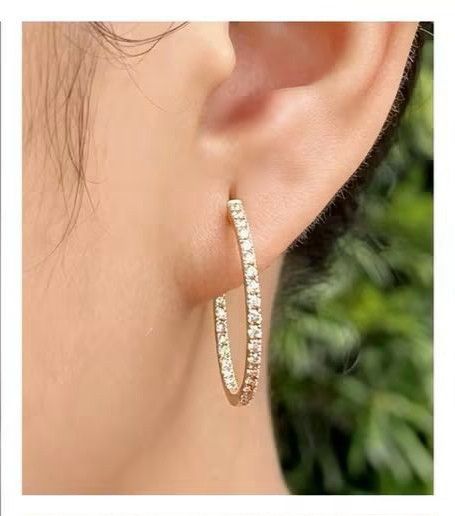 25mm Loop in and out diamond earrings (Category: Earrings) located in Malolos. Submitted by keenhorse_ef38ab (Listing ID 1464373846, Image 1). Description: 1carat diamond 18karat gold COD/COP VIA LBC NO MEETUP.