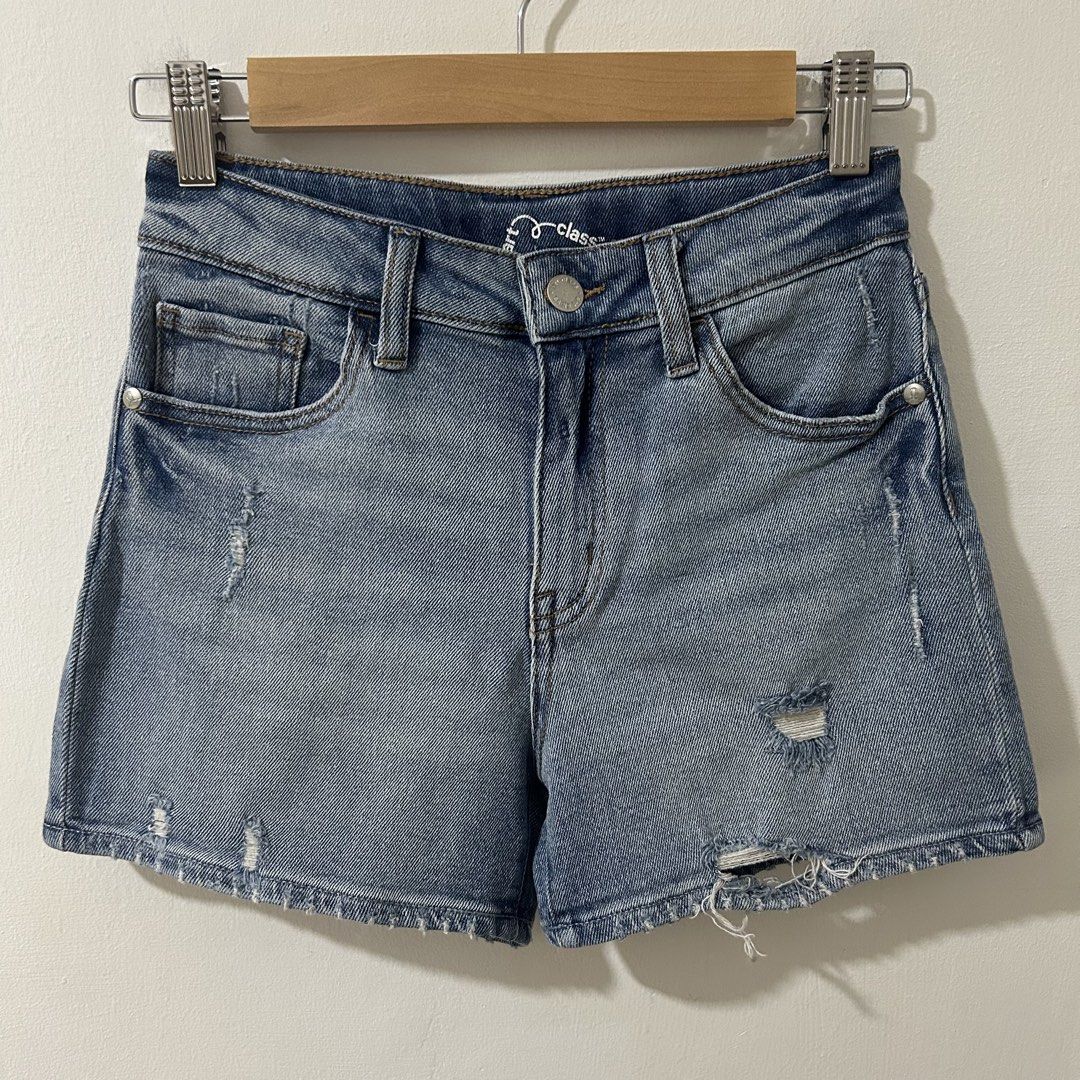 [26”] ART CLASS Stretch Distressed Relaxed Denim Shorts (Category: Shorts) located in Tanza. Submitted by shop_qrated (Listing ID 1464449547, Image 2). Description: ART CLASS Stretch Distressed Relaxed Denim Shorts. Fits 26” waistline. Mid-semi high rise. Clean and ready to wear..
