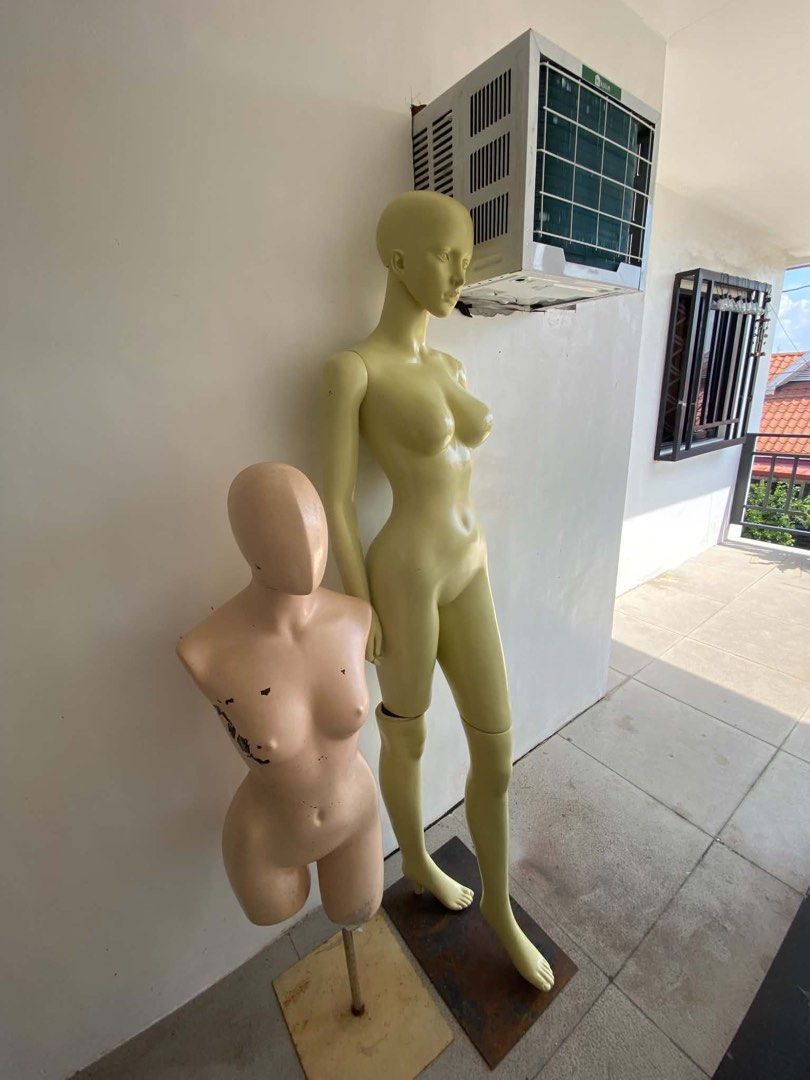 2 Ceramics Mannequin (Category: Looking For) located in San Pedro. Submitted by sassylei1970 (Listing ID 1464568064, Image 2). Description: Fingers of one mannequin is missing . .