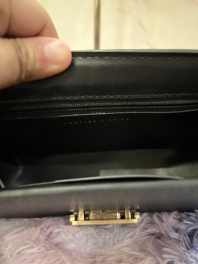 2 Way Charles and Keith Bag (Category: Shoulder Bags) located in Buenavista. Submitted by lalaprelovedbags (Listing ID 1464366154, Image 3). Description: .