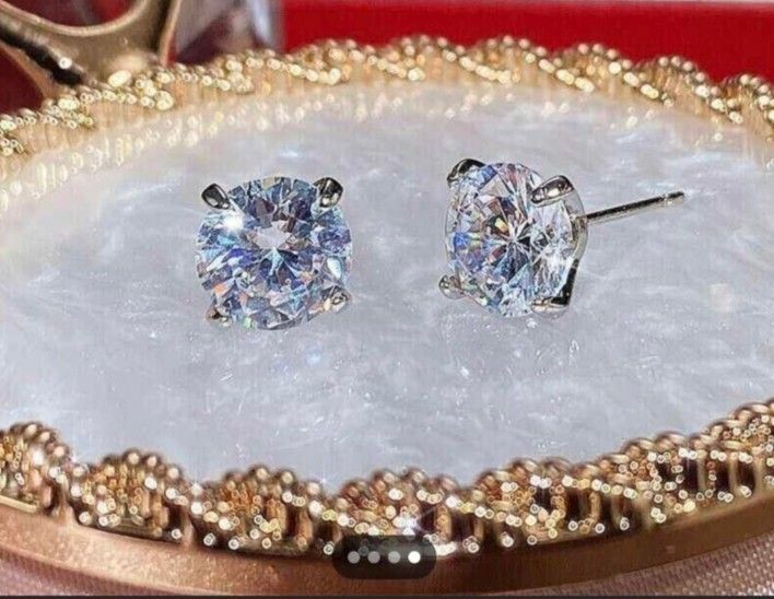2ct round cut solitaire stud earrings 14k whitegold (Category: Earrings) located in Manila. Submitted by jewel808 (Listing ID 1464565545, Image 2). Description: 2ct round cut solitaire stud earrings lab grown diamond 14k whitegold made to order.