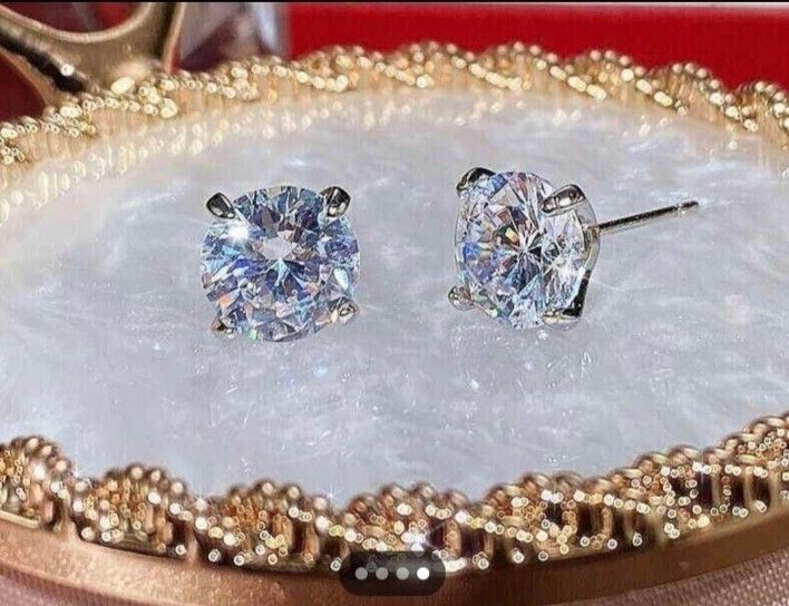 2ct round cut solitaire stud earrings 14k whitegold (Category: Earrings) located in Manila. Submitted by jewel808 (Listing ID 1464565545, Image 1). Description: 2ct round cut solitaire stud earrings lab grown diamond 14k whitegold made to order.