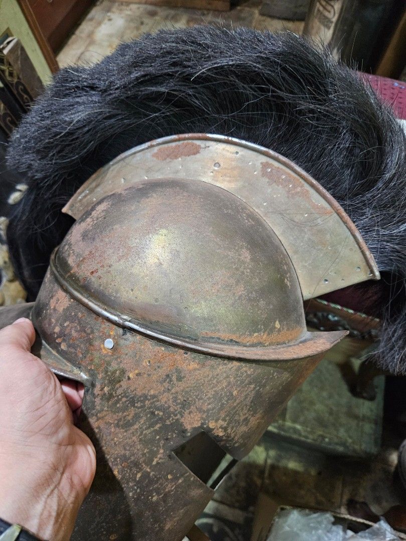 300 Helmet (Category: Helmets and other Riding Gears) located in Makati City. Submitted by aureliusmagnus (Listing ID 1464387881, Image 3). Description: Selling Heavy 300 helmet. 45k only..