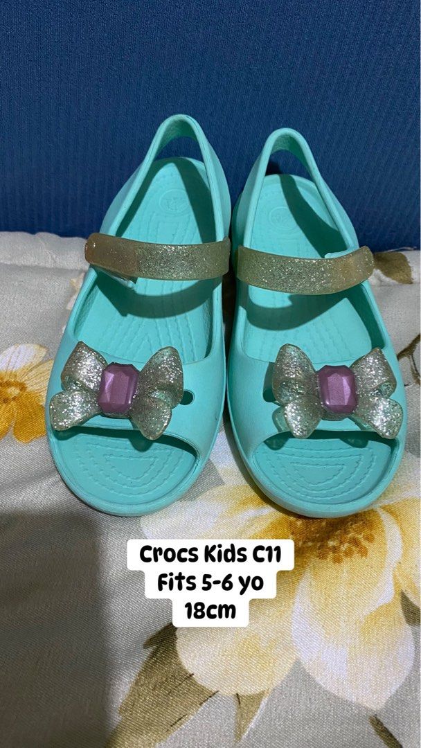 380 each only All Authentic (Category: Flats & Sandals) located in Lapu Lapu. Submitted by any_thrift (Listing ID 1464504520, Image 3). Description: All in good condition Last price na po 380 each See each photo for the size All items are authentic .