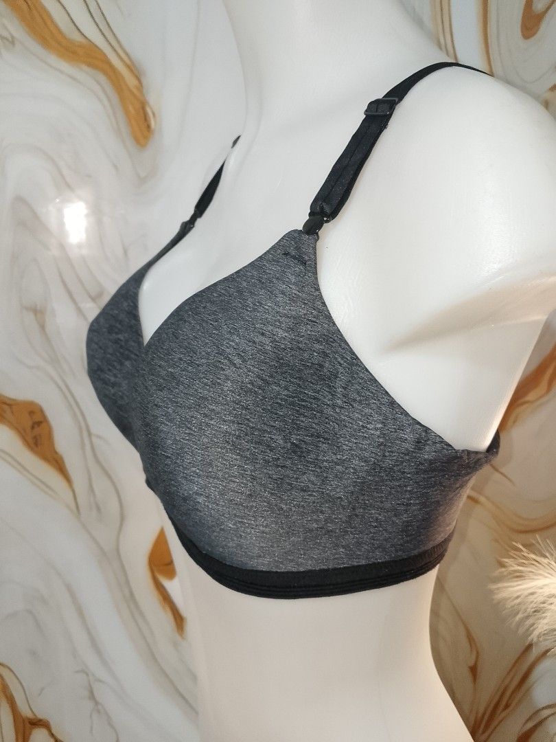 38c WARNERS grey and black bra nonwire thin soft pads (Category: Undergarments & Loungewear) located in Manila. Submitted by truecrystal-1407 (Listing ID 1464536403, Image 3). Description: .