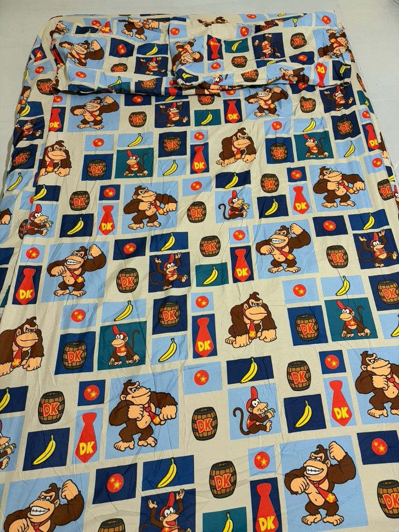 3 in 1 Bedsheet Monkey design (Category: Bedding & Towels) located in Pateros City. Submitted by lovealy_07 (Listing ID 1464446233, Image 1). Description: Cotton garterized Brandnew double to Queen Size with 2 pillowcases.