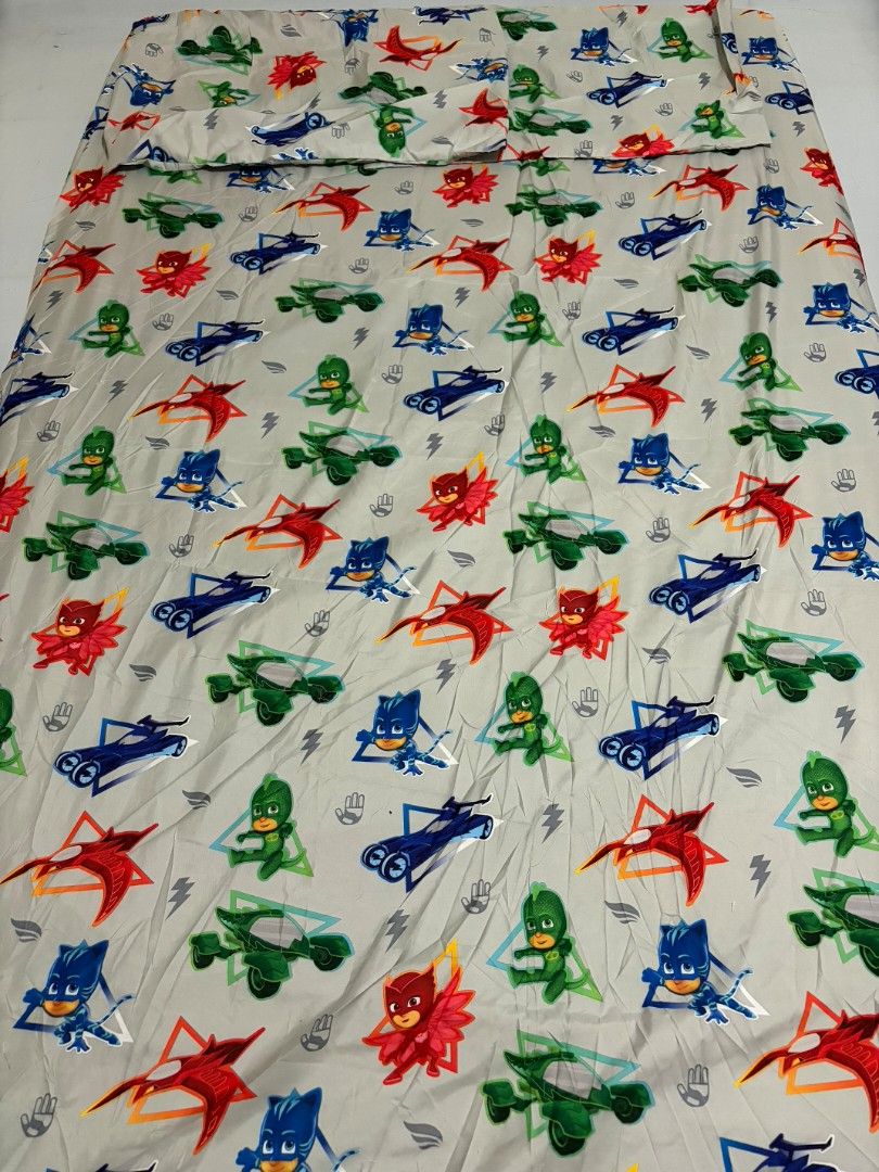 3 in 1 Character Bedsheet PJ Masks (Category: Bedding & Towels) located in Pateros City. Submitted by lovealy_07 (Listing ID 1464447953, Image 1). Description: Cotton garterized Brandnew double to Queen Size with 2 pillowcases.