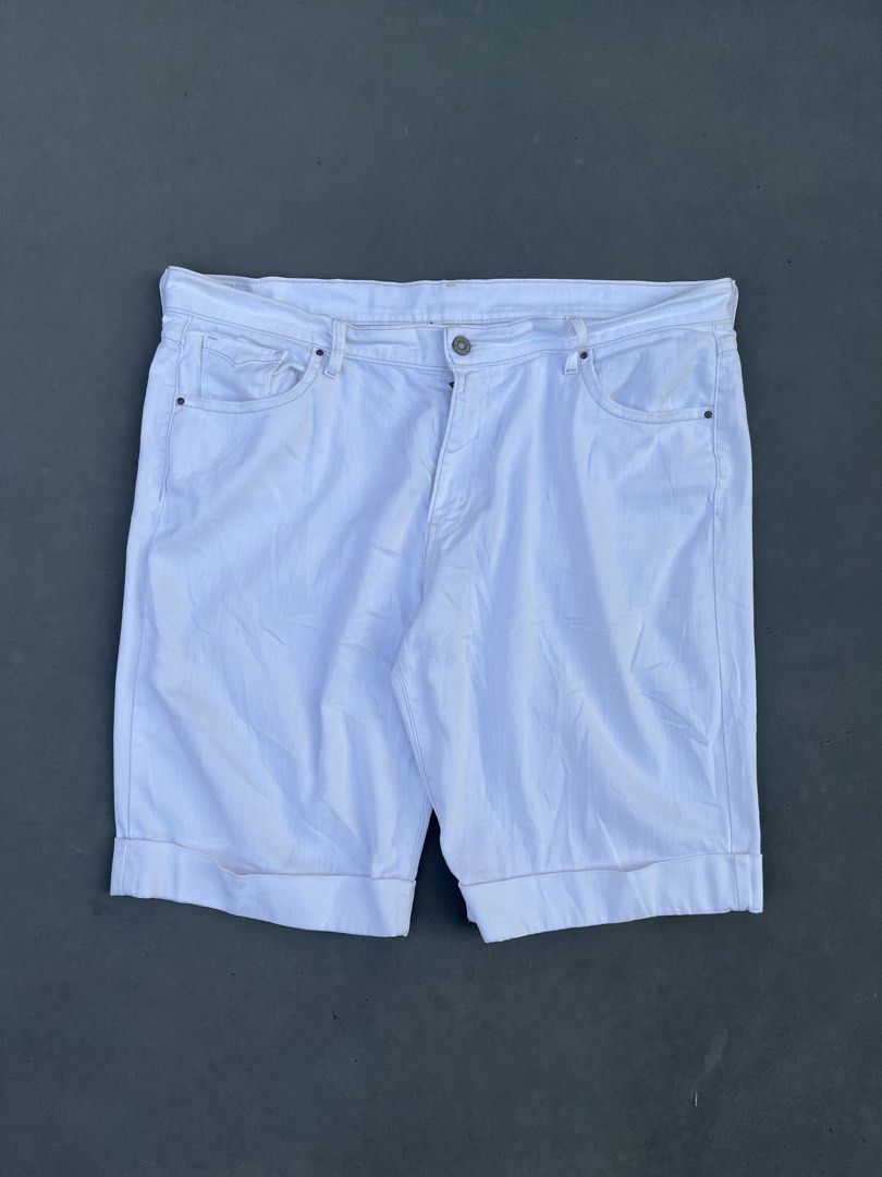 515 LEVI’S BERMUDA SHORT (Category: Shorts) located in Quezon City. Submitted by kentstuff (Listing ID 1464426360, Image 1). Description: 515w LEVI’S BERMUDA Waist: 42-44 Length: 21.5 Leg Hole: 10.5 Condition: Excellent CR: 9.8/10 Issue: washable stain.