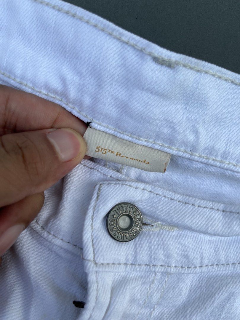 515 LEVI’S BERMUDA SHORT (Category: Shorts) located in Quezon City. Submitted by kentstuff (Listing ID 1464426360, Image 2). Description: 515w LEVI’S BERMUDA Waist: 42-44 Length: 21.5 Leg Hole: 10.5 Condition: Excellent CR: 9.8/10 Issue: washable stain.