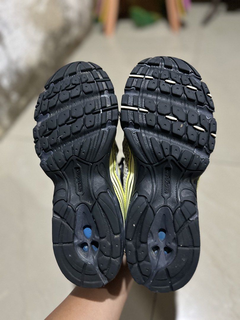 740 (Category: Sneakers) located in Cebu City. Submitted by cyrilk1cks (Listing ID 1464404925, Image 3). Description: .