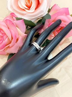 (Category: ) located in . Submitted by luxshare_preloved_ (Listing ID 1464467201, Image 1). Description: .