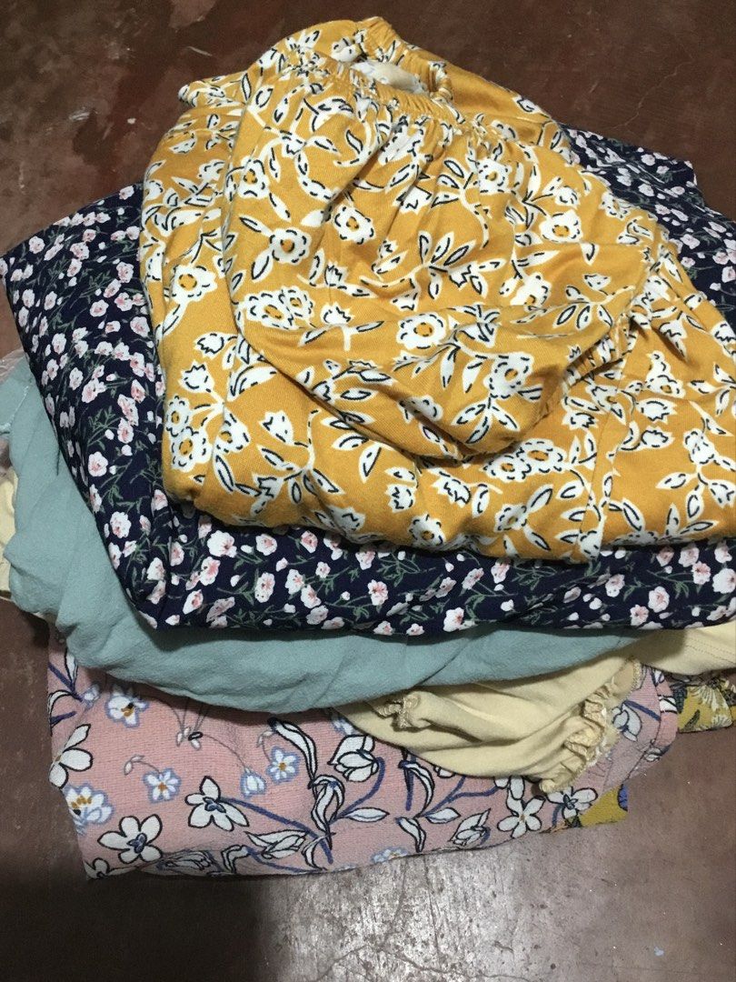 8 Mix Dress/Romper (Category: Dresses) located in Manila. Submitted by declutter.je (Listing ID 1464493809, Image 1). Description: Selling all 8 dress for ₱400, can give for ₱350. In need magtanggal ng damit. Good for XS/S.