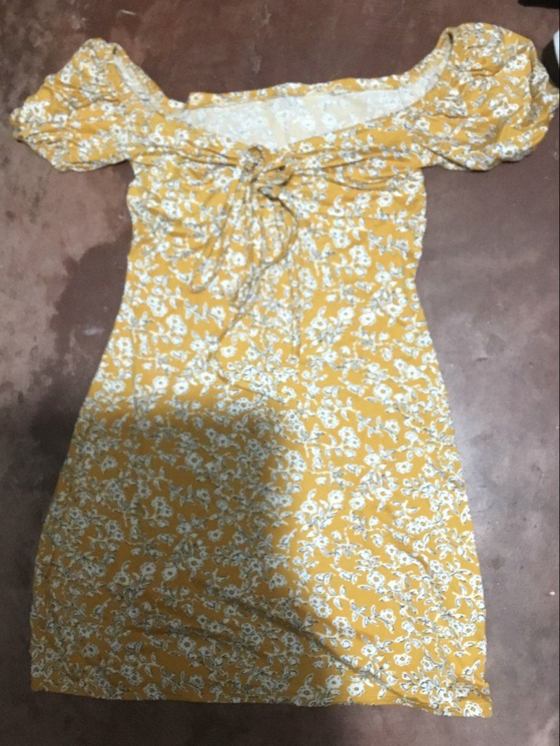 8 Mix Dress/Romper (Category: Dresses) located in Manila. Submitted by declutter.je (Listing ID 1464493809, Image 2). Description: Selling all 8 dress for ₱400, can give for ₱350. In need magtanggal ng damit. Good for XS/S.